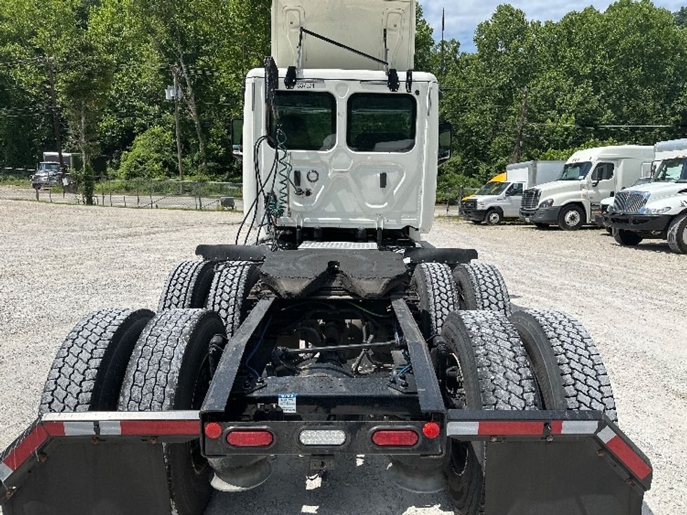 Day Cab Tractor-Heavy Duty Tractors-Freightliner-2020-T12664ST-Huntington-WV-319,261\n\t\tmiles-$ 70,250 - Image 6