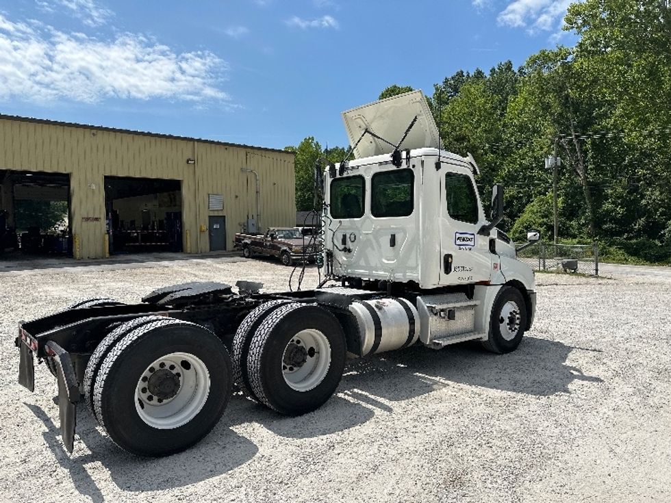 Day Cab Tractor-Heavy Duty Tractors-Freightliner-2020-T12664ST-Huntington-WV-319,261\n\t\tmiles-$ 70,250 - Image 7
