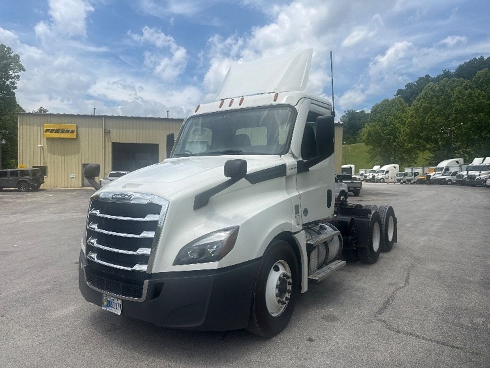 Day Cab Tractor-Heavy Duty Tractors-Freightliner-2020-T12664ST-Huntington-WV-633,550\n\t\tmiles-$ 25,750 - Image 3