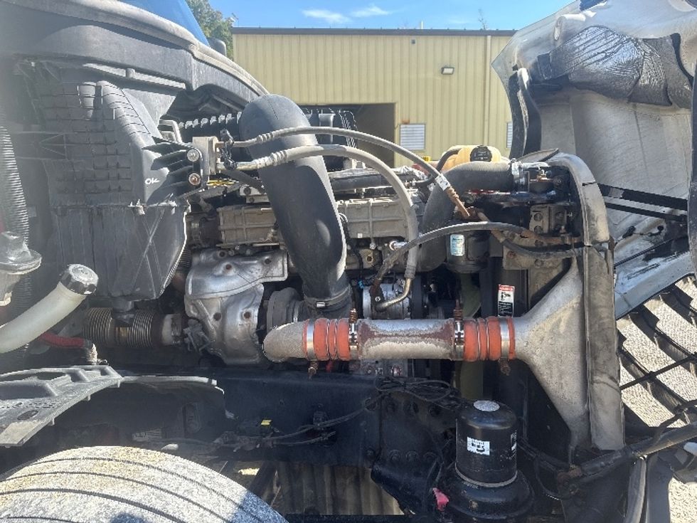Day Cab Tractor-Heavy Duty Tractors-Freightliner-2020-T12664ST-Huntington-WV-641,295\n\t\tmiles-$ 29,750 - Image 15