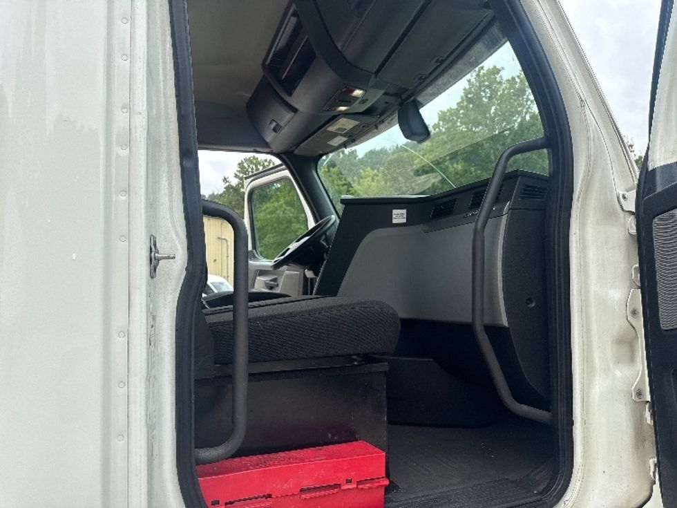 Day Cab Tractor-Heavy Duty Tractors-Freightliner-2020-T12664ST-Huntington-WV-655,181\n\t\tmiles-$ 28,750 - Image 12
