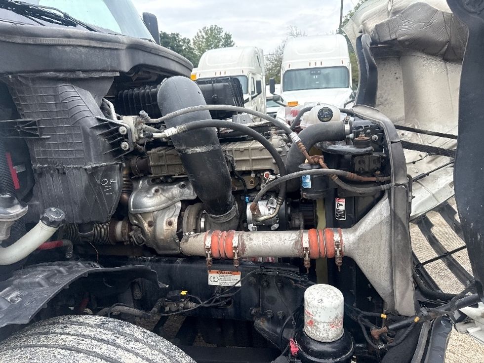 Day Cab Tractor-Heavy Duty Tractors-Freightliner-2020-T12664ST-Huntington-WV-672,335\n\t\tmiles-$ 28,250 - Image 15