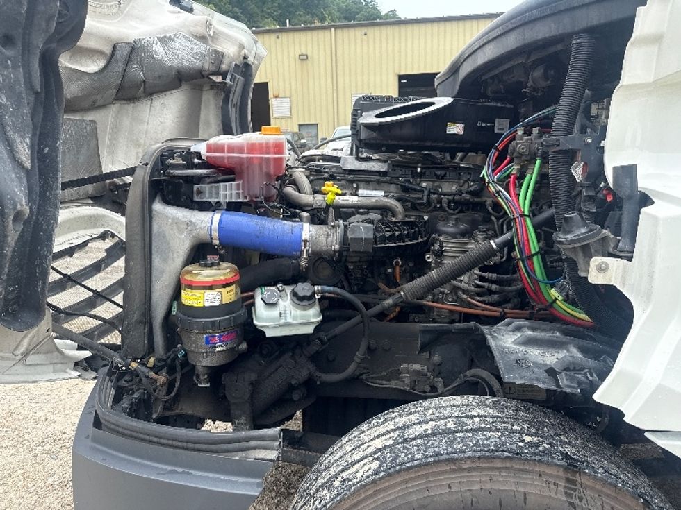 Day Cab Tractor-Heavy Duty Tractors-Freightliner-2020-T12664ST-Huntington-WV-672,335\n\t\tmiles-$ 28,250 - Image 16