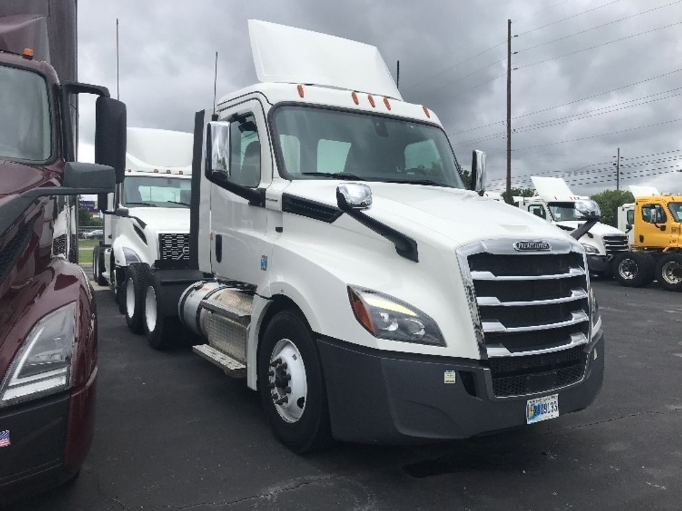 Day Cab Tractor-Heavy Duty Tractors-Freightliner-2020-T12664ST-Indianapolis-IN-271,242\n\t\tmiles-$ 59,500 - Image 1