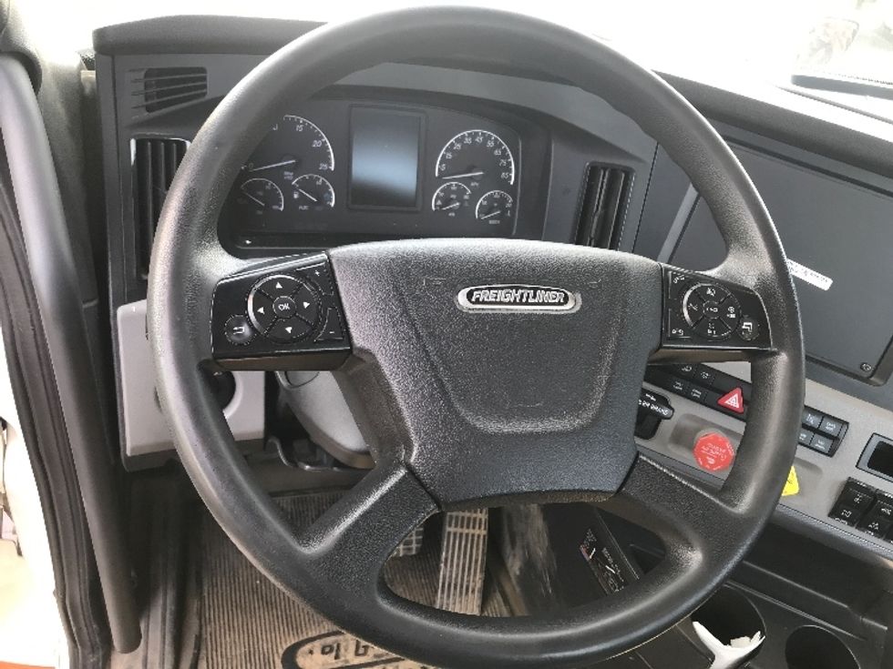 Day Cab Tractor-Heavy Duty Tractors-Freightliner-2020-T12664ST-Indianapolis-IN-271,246\n\t\tmiles-$ 55,250 - Image 11