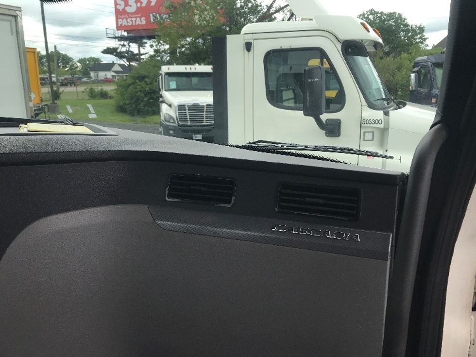 Day Cab Tractor-Heavy Duty Tractors-Freightliner-2020-T12664ST-Indianapolis-IN-271,246\n\t\tmiles-$ 55,250 - Image 13