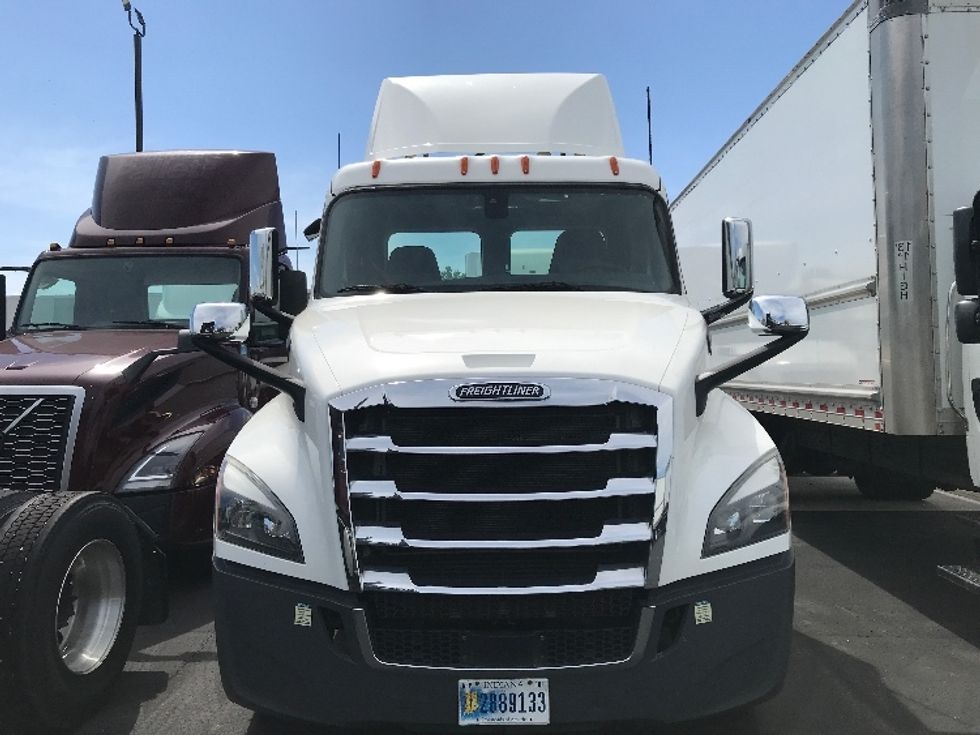 Day Cab Tractor-Heavy Duty Tractors-Freightliner-2020-T12664ST-Indianapolis-IN-271,246\n\t\tmiles-$ 55,250 - Image 2