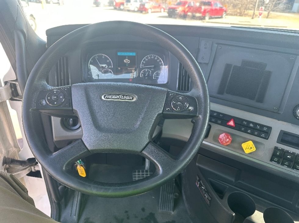 Day Cab Tractor-Heavy Duty Tractors-Freightliner-2020-T12664ST-Indianapolis-IN-308,509\n\t\tmiles-$ 52,750 - Image 10