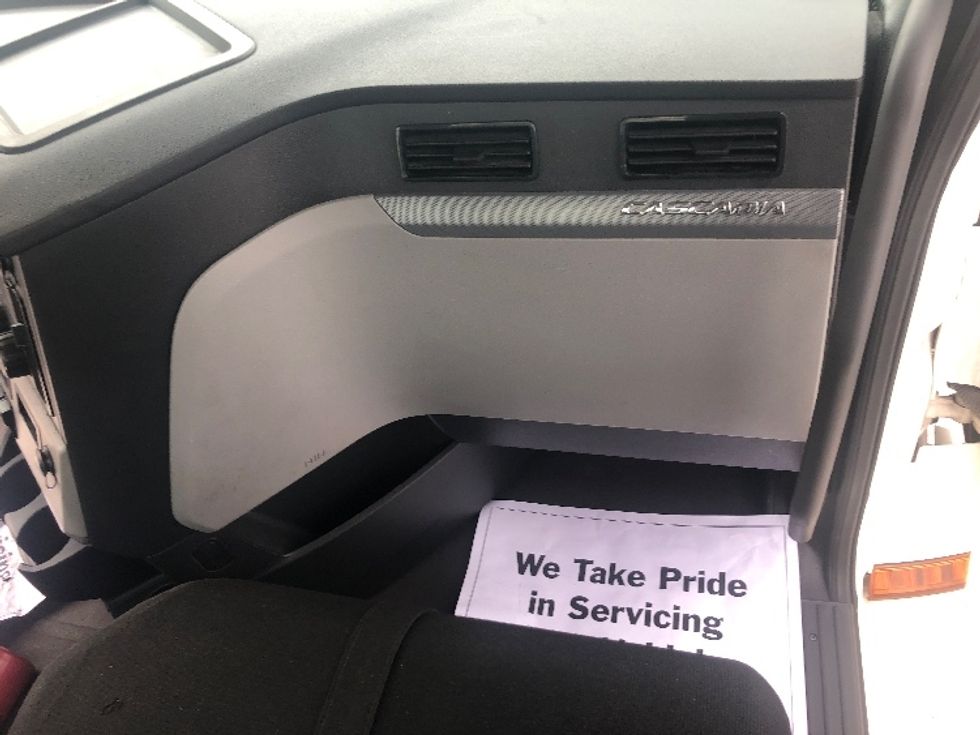 Day Cab Tractor-Heavy Duty Tractors-Freightliner-2020-T12664ST-Indianapolis-IN-308,509\n\t\tmiles-$ 52,750 - Image 13