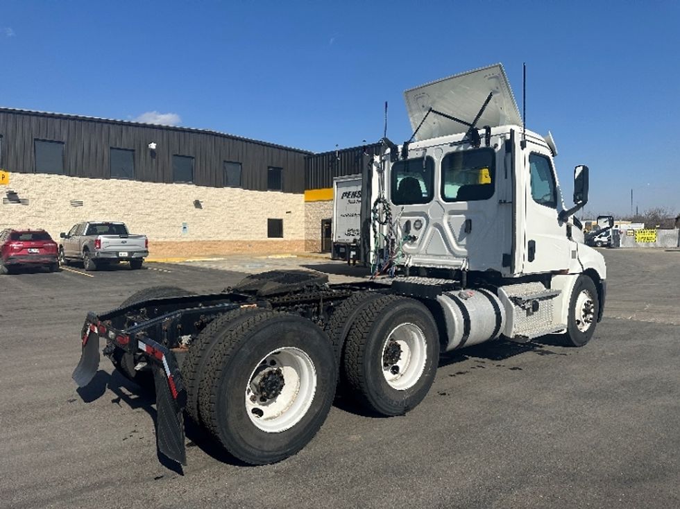 Day Cab Tractor-Heavy Duty Tractors-Freightliner-2020-T12664ST-Indianapolis-IN-308,509\n\t\tmiles-$ 52,750 - Image 7