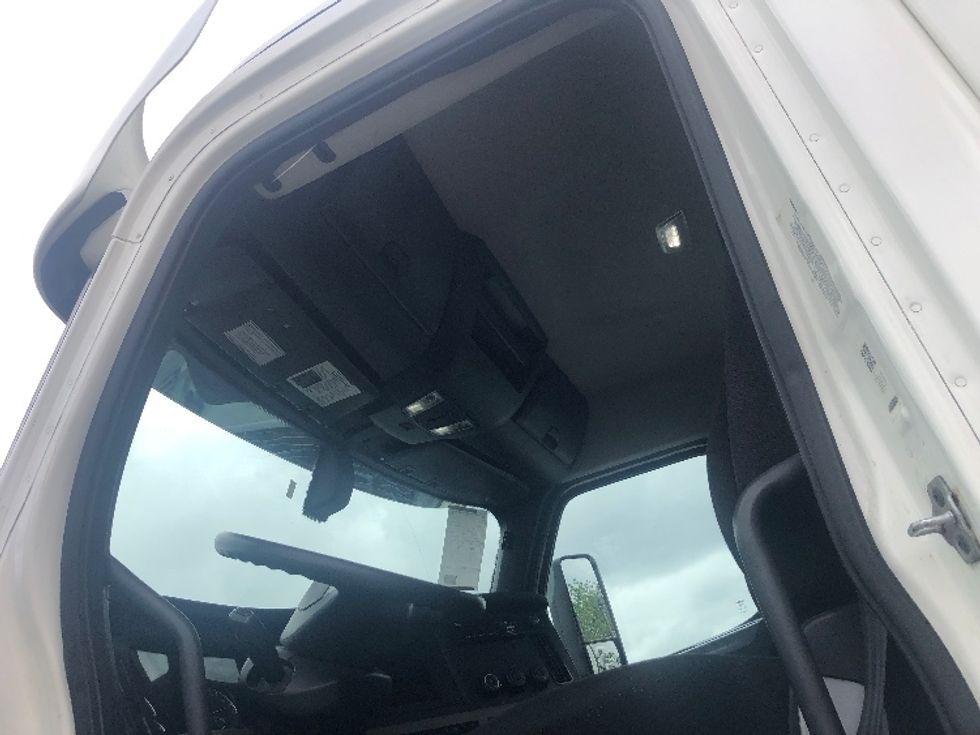 Day Cab Tractor-Heavy Duty Tractors-Freightliner-2020-T12664ST-Indianapolis-IN-308,509\n\t\tmiles-$ 57,500 - Image 17