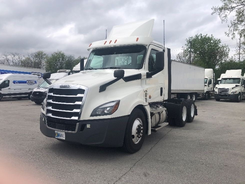 Day Cab Tractor-Heavy Duty Tractors-Freightliner-2020-T12664ST-Indianapolis-IN-308,509\n\t\tmiles-$ 57,500 - Image 3