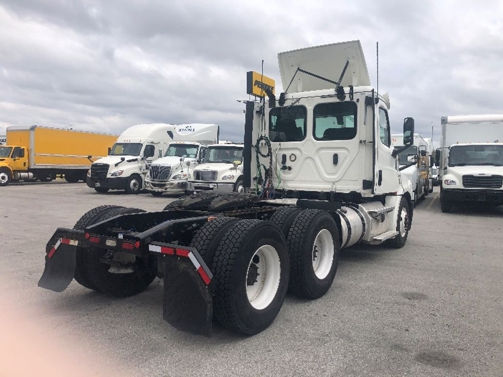 Day Cab Tractor-Heavy Duty Tractors-Freightliner-2020-T12664ST-Indianapolis-IN-308,509\n\t\tmiles-$ 57,500 - Image 7