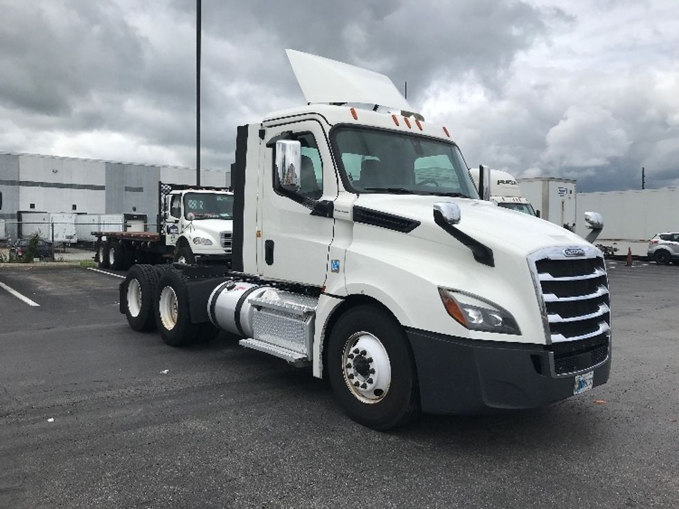 Day Cab Tractor-Heavy Duty Tractors-Freightliner-2020-T12664ST-Indianapolis-IN-312,912\n\t\tmiles-$ 52,500 - Image 1