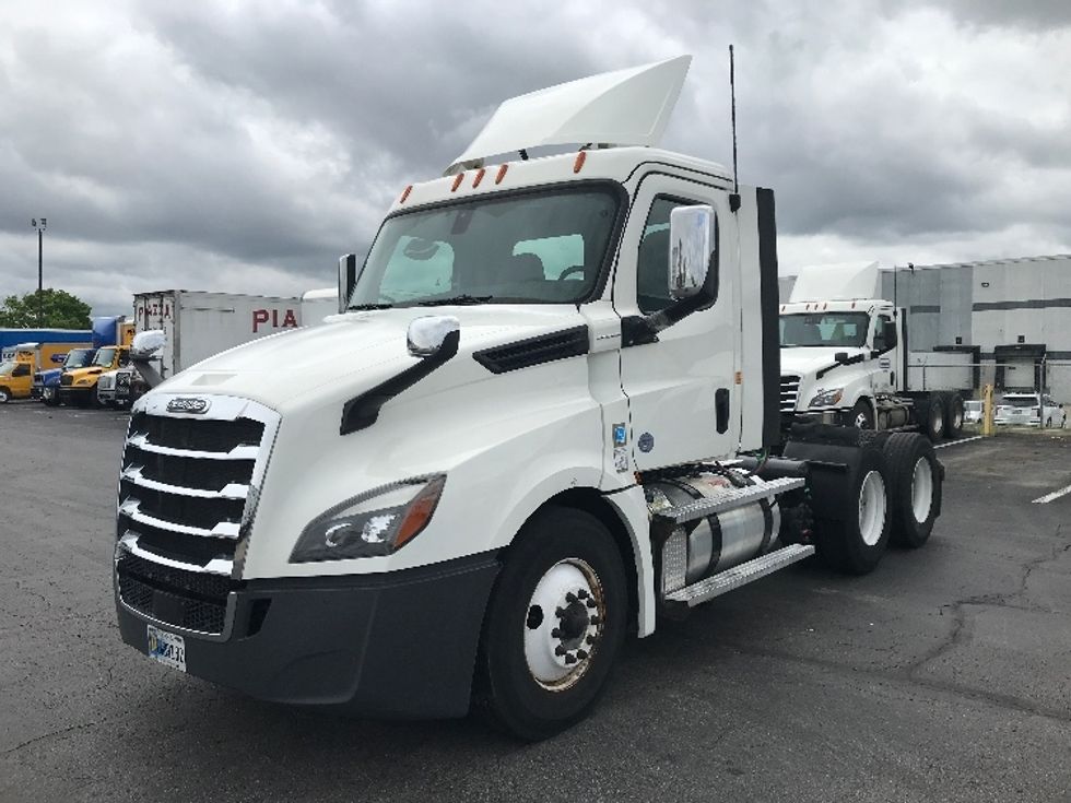 Day Cab Tractor-Heavy Duty Tractors-Freightliner-2020-T12664ST-Indianapolis-IN-312,912\n\t\tmiles-$ 52,500 - Image 3