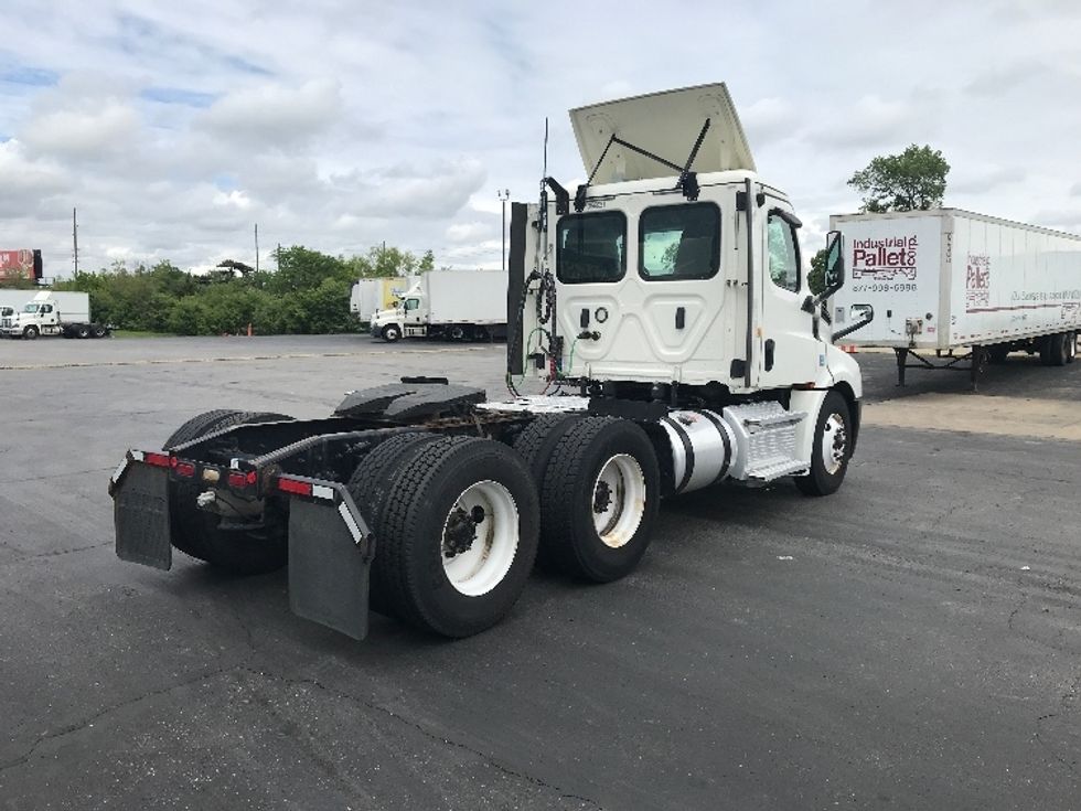 Day Cab Tractor-Heavy Duty Tractors-Freightliner-2020-T12664ST-Indianapolis-IN-312,912\n\t\tmiles-$ 52,500 - Image 7
