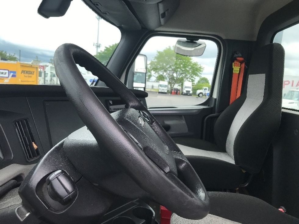 Day Cab Tractor-Heavy Duty Tractors-Freightliner-2020-T12664ST-Indianapolis-IN-312,912\n\t\tmiles-$ 57,250 - Image 10