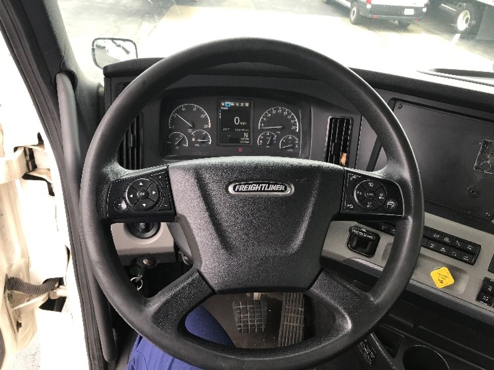 Day Cab Tractor-Heavy Duty Tractors-Freightliner-2020-T12664ST-Indianapolis-IN-312,912\n\t\tmiles-$ 57,250 - Image 11