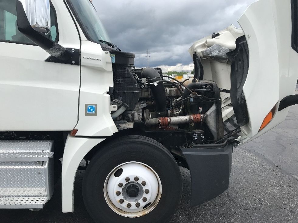 Day Cab Tractor-Heavy Duty Tractors-Freightliner-2020-T12664ST-Indianapolis-IN-312,912\n\t\tmiles-$ 57,250 - Image 15