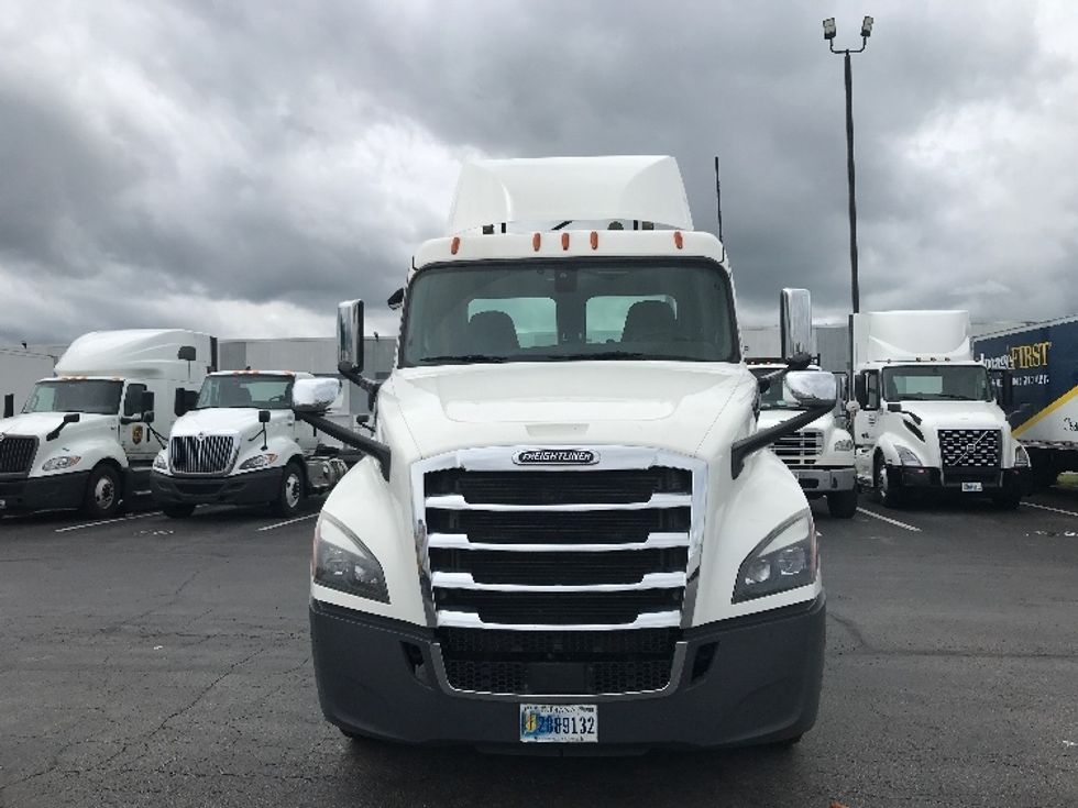 Day Cab Tractor-Heavy Duty Tractors-Freightliner-2020-T12664ST-Indianapolis-IN-312,912\n\t\tmiles-$ 57,250 - Image 2