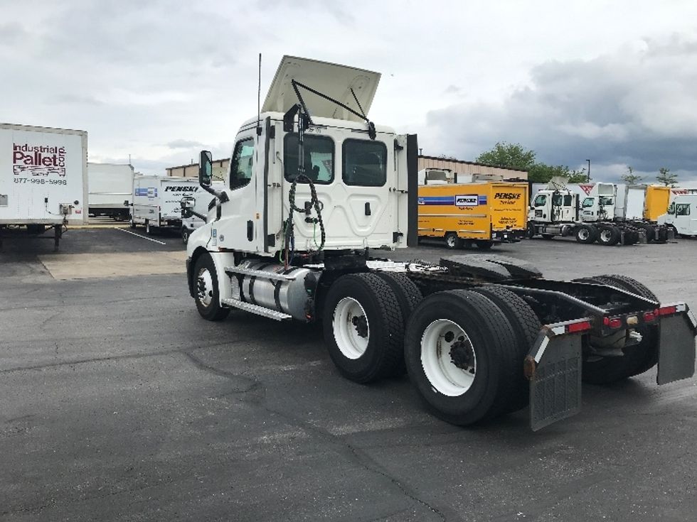 Day Cab Tractor-Heavy Duty Tractors-Freightliner-2020-T12664ST-Indianapolis-IN-312,912\n\t\tmiles-$ 57,250 - Image 5