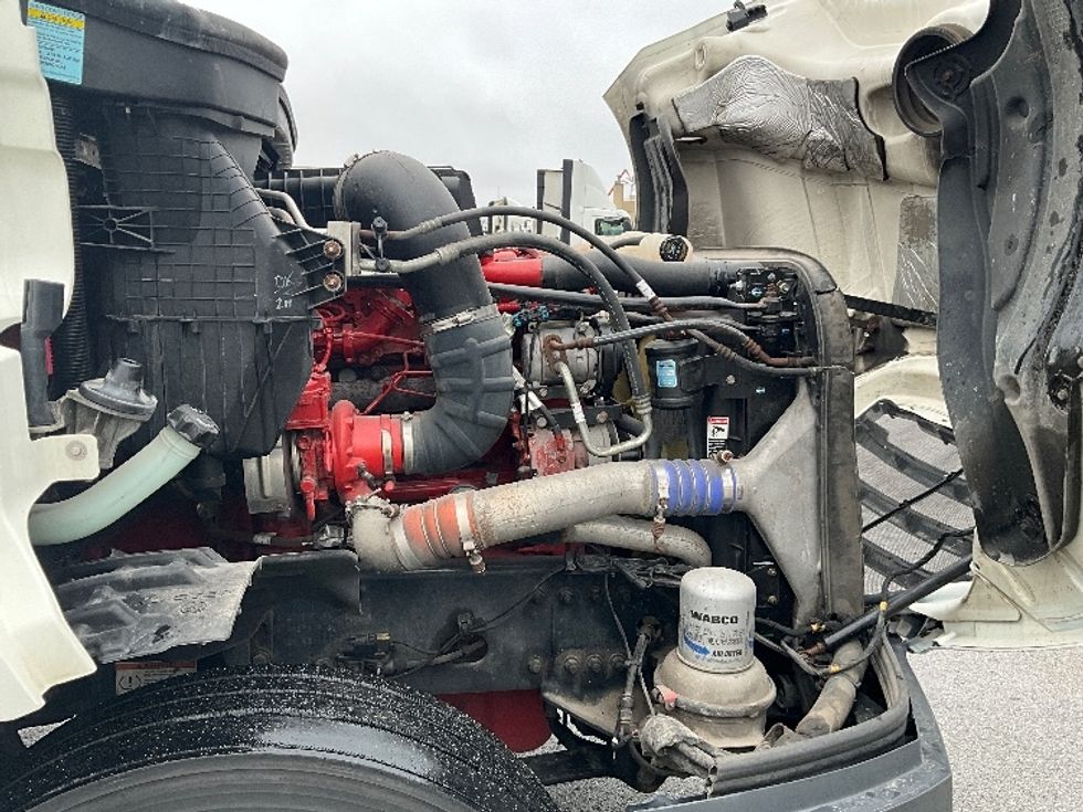 Day Cab Tractor-Heavy Duty Tractors-Freightliner-2020-T12664ST-Indianapolis-IN-325,014\n\t\tmiles-$ 68,500 - Image 15