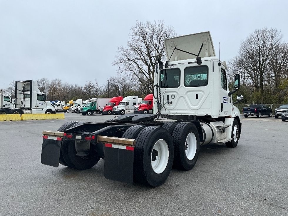 Day Cab Tractor-Heavy Duty Tractors-Freightliner-2020-T12664ST-Indianapolis-IN-325,014\n\t\tmiles-$ 68,500 - Image 7