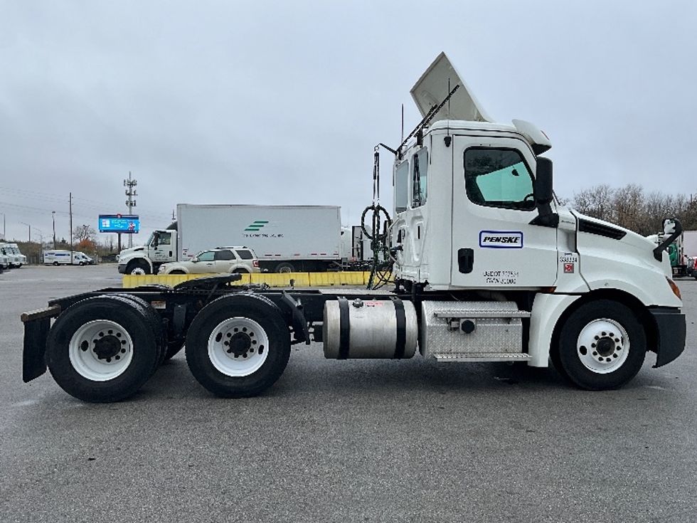 Day Cab Tractor-Heavy Duty Tractors-Freightliner-2020-T12664ST-Indianapolis-IN-325,014\n\t\tmiles-$ 68,500 - Image 8