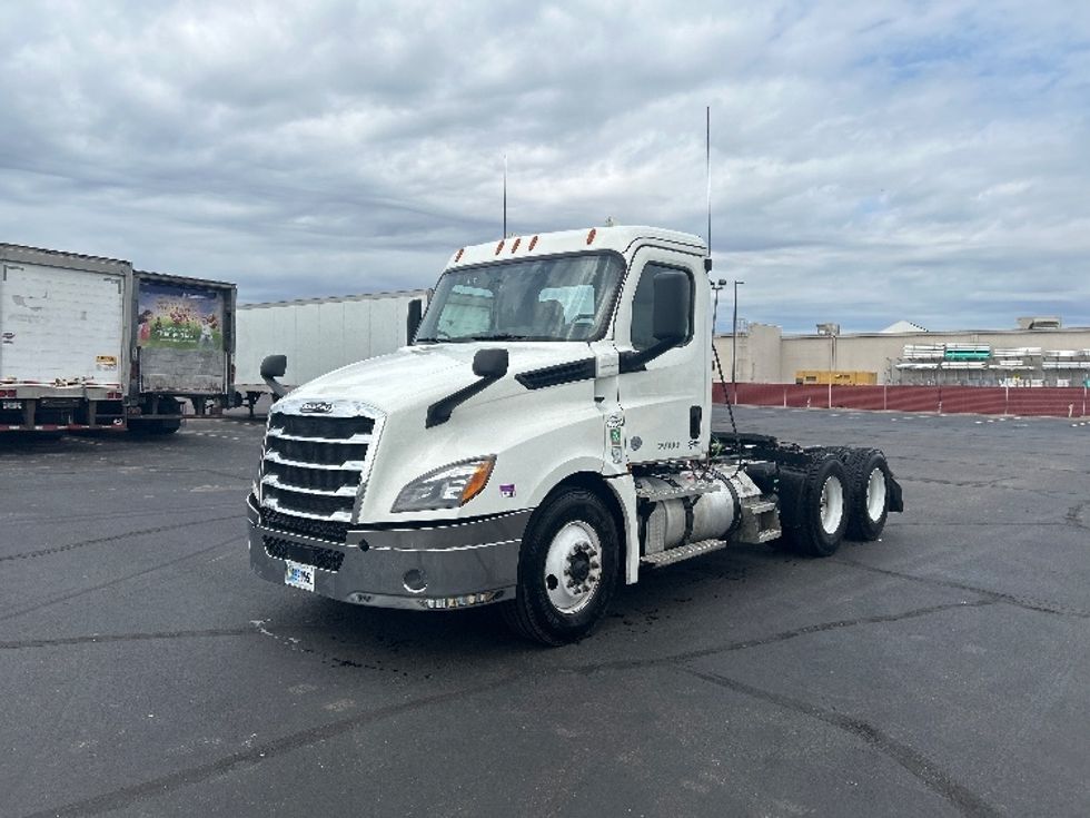 Day Cab Tractor-Heavy Duty Tractors-Freightliner-2020-T12664ST-Indianapolis-IN-337,425\n\t\tmiles-$ 48,500 - Image 3