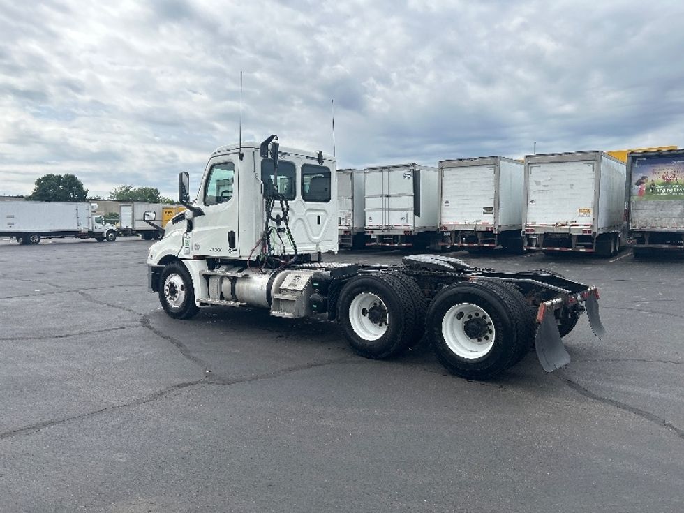 Day Cab Tractor-Heavy Duty Tractors-Freightliner-2020-T12664ST-Indianapolis-IN-337,425\n\t\tmiles-$ 48,500 - Image 5