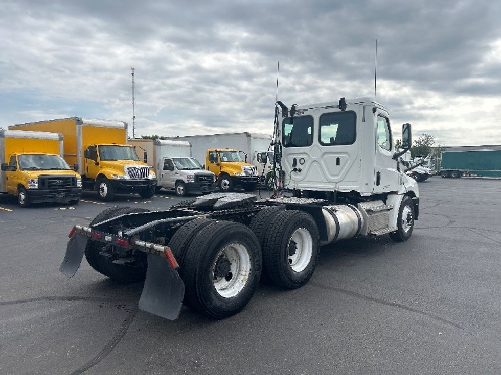 Day Cab Tractor-Heavy Duty Tractors-Freightliner-2020-T12664ST-Indianapolis-IN-337,425\n\t\tmiles-$ 48,500 - Image 7