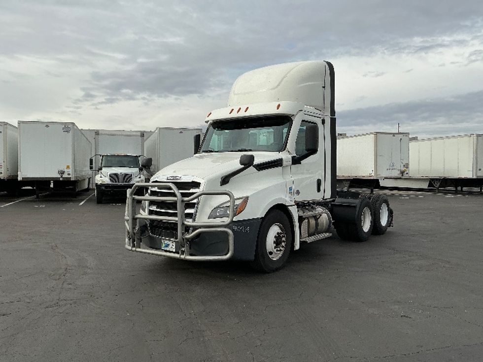 Day Cab Tractor-Heavy Duty Tractors-Freightliner-2020-T12664ST-Indianapolis-IN-565,589\n\t\tmiles-$ 36,750 - Image 3