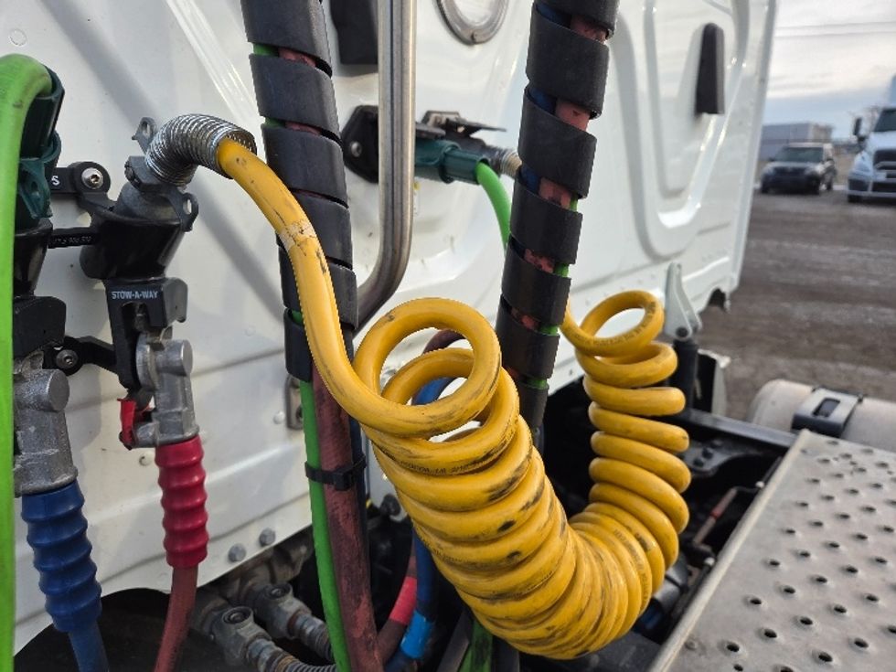 Day Cab Tractor-Heavy Duty Tractors-Freightliner-2020-T12664ST-Jackson-MI-181,128\n\t\tmiles-$ 58,500 - Image 17