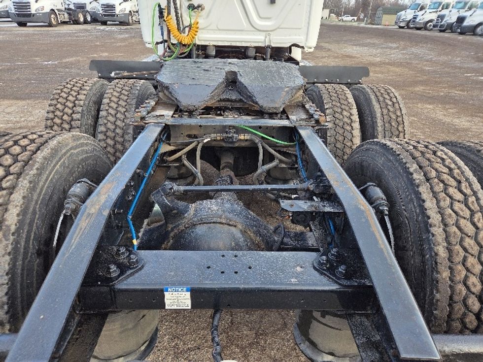 Day Cab Tractor-Heavy Duty Tractors-Freightliner-2020-T12664ST-Jackson-MI-181,128\n\t\tmiles-$ 58,500 - Image 6