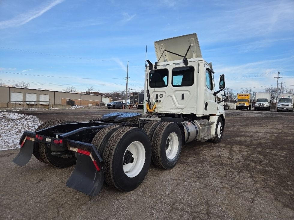 Day Cab Tractor-Heavy Duty Tractors-Freightliner-2020-T12664ST-Jackson-MI-181,128\n\t\tmiles-$ 58,500 - Image 7
