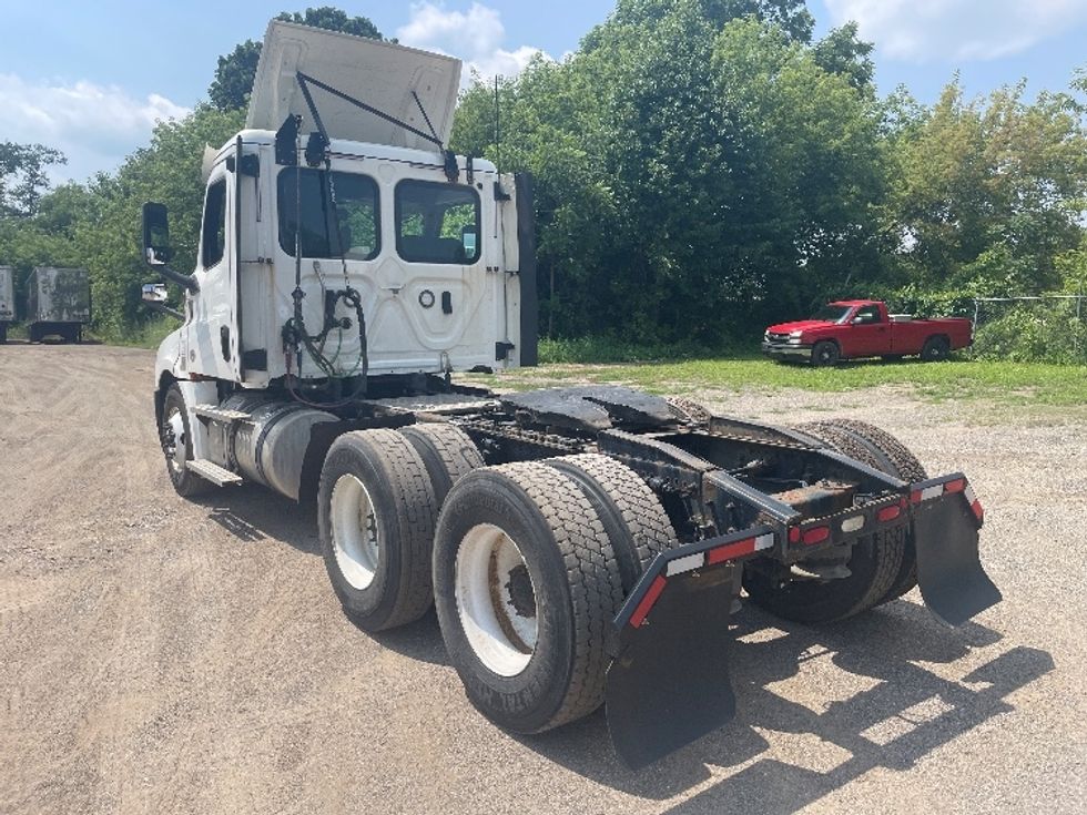 Day Cab Tractor-Heavy Duty Tractors-Freightliner-2020-T12664ST-Jackson-MI-242,597\n\t\tmiles-$ 58,000 - Image 5