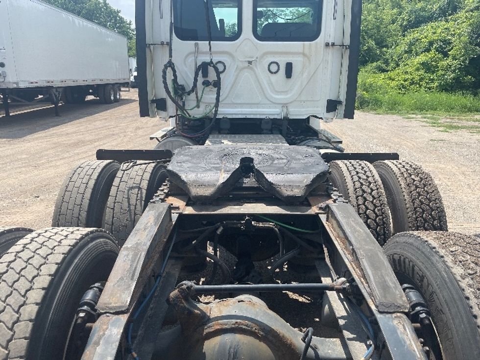 Day Cab Tractor-Heavy Duty Tractors-Freightliner-2020-T12664ST-Jackson-MI-242,597\n\t\tmiles-$ 58,000 - Image 6