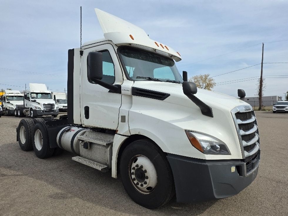 Day Cab Tractor-Heavy Duty Tractors-Freightliner-2020-T12664ST-Jackson-MI-248,797\n\t\tmiles-$ 55,000 - Image 1