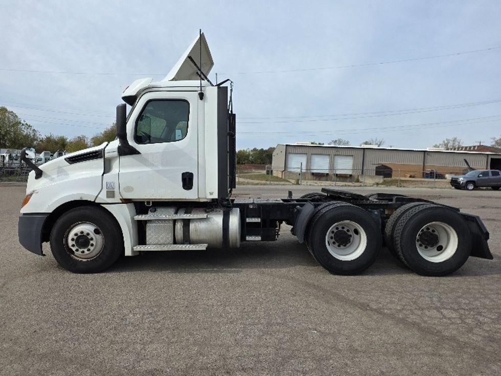 Day Cab Tractor-Heavy Duty Tractors-Freightliner-2020-T12664ST-Jackson-MI-248,797\n\t\tmiles-$ 55,000 - Image 4