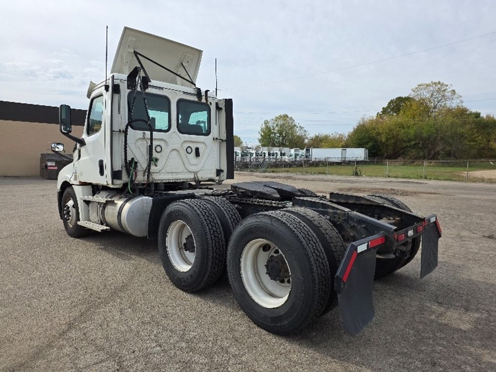 Day Cab Tractor-Heavy Duty Tractors-Freightliner-2020-T12664ST-Jackson-MI-248,797\n\t\tmiles-$ 55,000 - Image 5