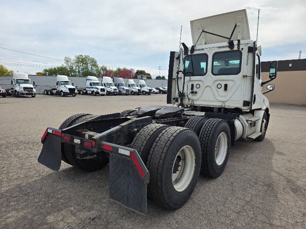 Day Cab Tractor-Heavy Duty Tractors-Freightliner-2020-T12664ST-Jackson-MI-248,797\n\t\tmiles-$ 55,000 - Image 7