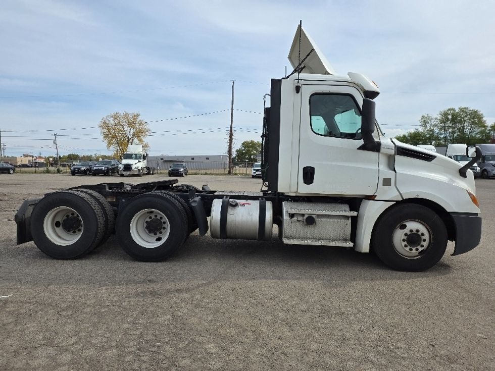 Day Cab Tractor-Heavy Duty Tractors-Freightliner-2020-T12664ST-Jackson-MI-248,797\n\t\tmiles-$ 55,000 - Image 8
