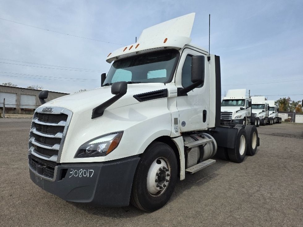 Day Cab Tractor-Heavy Duty Tractors-Freightliner-2020-T12664ST-Jackson-MI-296,410\n\t\tmiles-$ 52,750 - Image 3