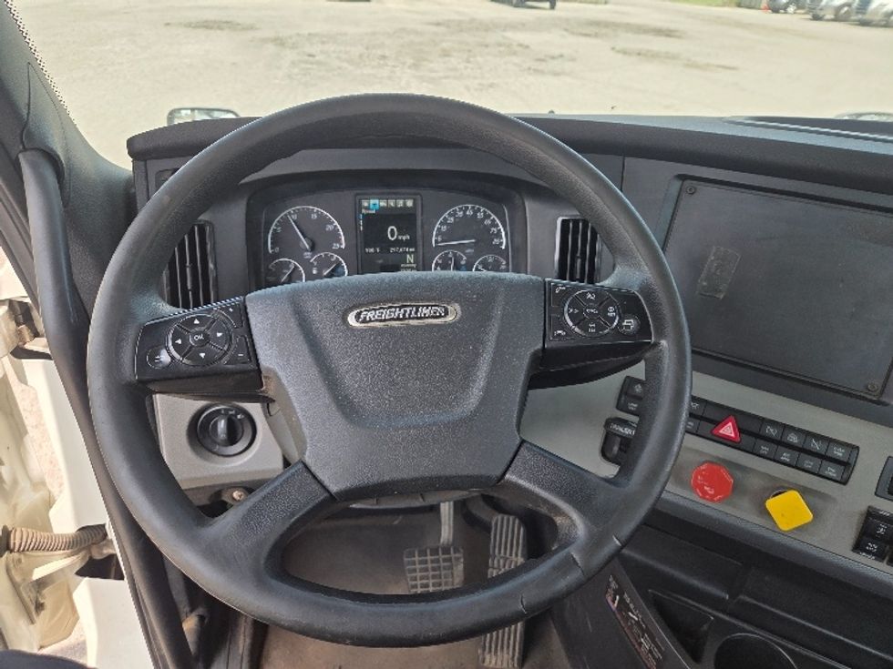 Day Cab Tractor-Heavy Duty Tractors-Freightliner-2020-T12664ST-Jackson-MI-297,674\n\t\tmiles-$ 55,250 - Image 11