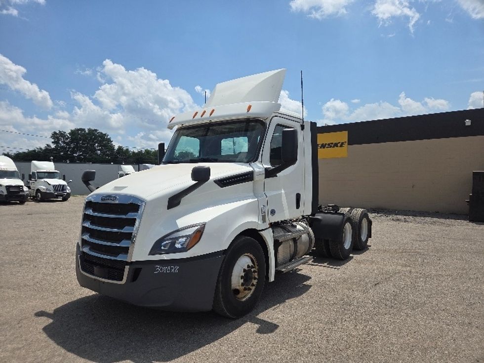 Day Cab Tractor-Heavy Duty Tractors-Freightliner-2020-T12664ST-Jackson-MI-297,674\n\t\tmiles-$ 55,250 - Image 3