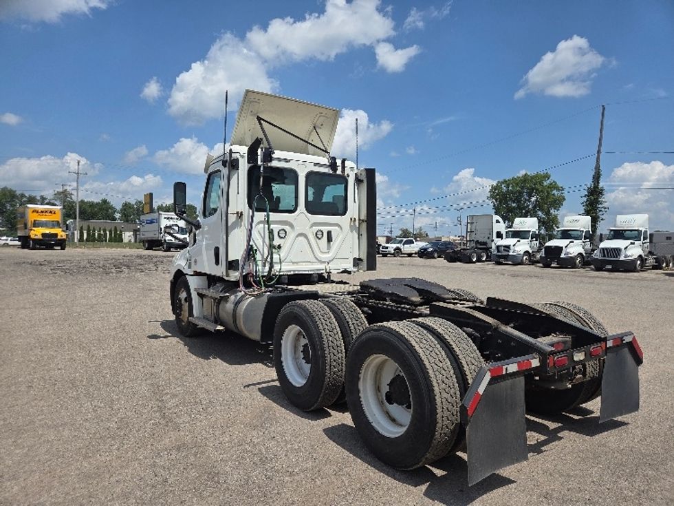 Day Cab Tractor-Heavy Duty Tractors-Freightliner-2020-T12664ST-Jackson-MI-297,674\n\t\tmiles-$ 55,250 - Image 5