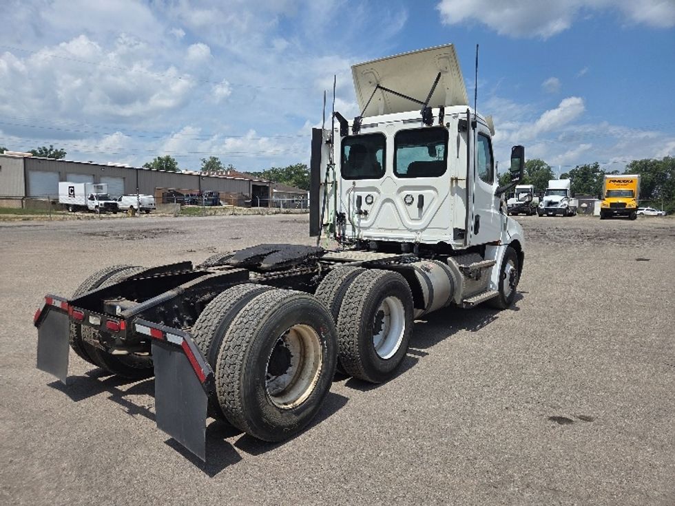 Day Cab Tractor-Heavy Duty Tractors-Freightliner-2020-T12664ST-Jackson-MI-297,674\n\t\tmiles-$ 55,250 - Image 7