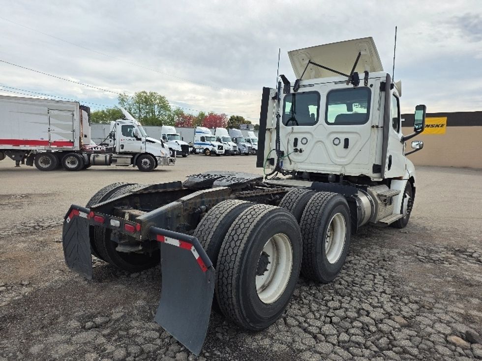 Day Cab Tractor-Heavy Duty Tractors-Freightliner-2020-T12664ST-Jackson-MI-302,571\n\t\tmiles-$ 52,250 - Image 7