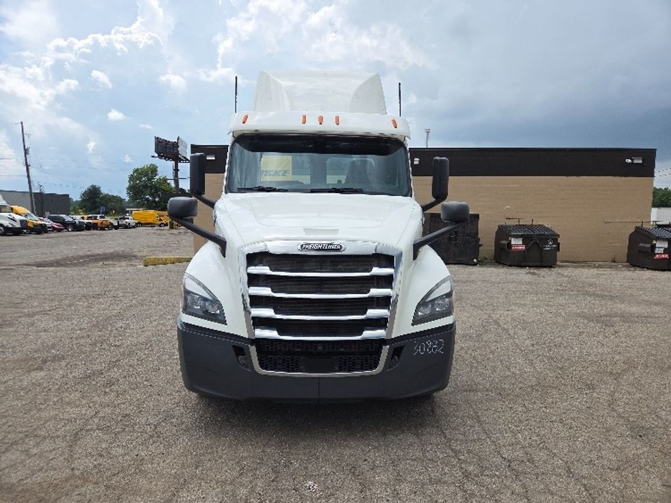 Day Cab Tractor-Heavy Duty Tractors-Freightliner-2020-T12664ST-Jackson-MI-302,836\n\t\tmiles-$ 55,000 - Image 2