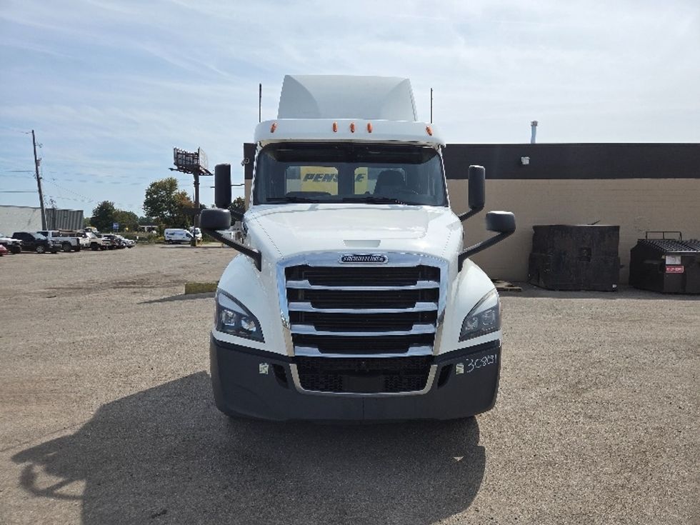 Day Cab Tractor-Heavy Duty Tractors-Freightliner-2020-T12664ST-Jackson-MI-315,820\n\t\tmiles-$ 54,500 - Image 2